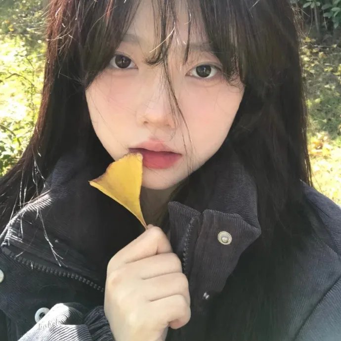 演员周韵然照片